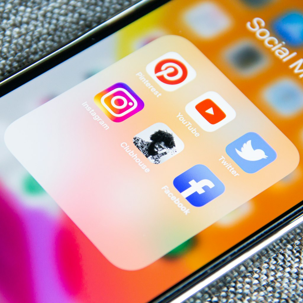 Here is how it works. You connect your social accounts to Prigmar. You tell it what you offer and wh