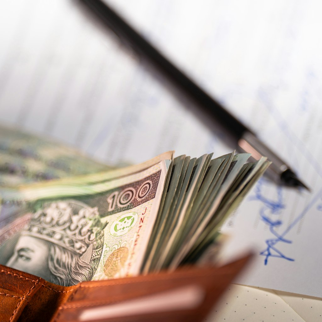 Invoices become easier too. The invoicing agent sends reminders automatically. You get paid faster. 