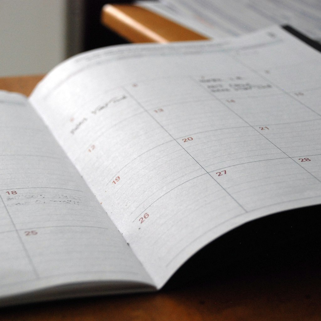 The kit comes with a day-by-day calendar in the free playbook. Three weeks, part time, alongside you